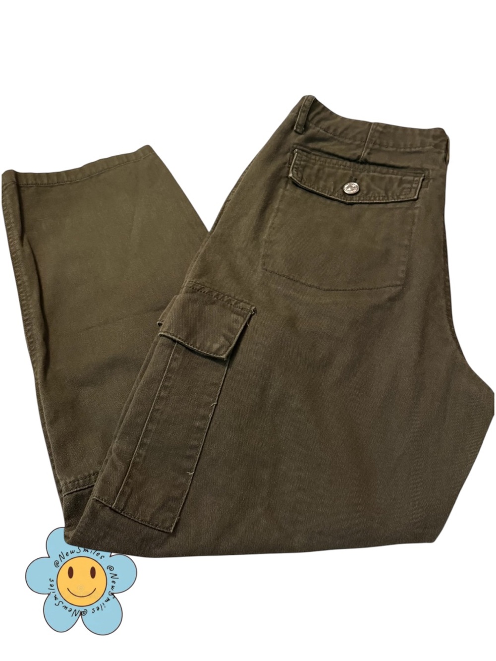 Forever 21 ~Cargo Pants ~Army Green ~ 6 Pockets ~Straight Leg ~Great Condition